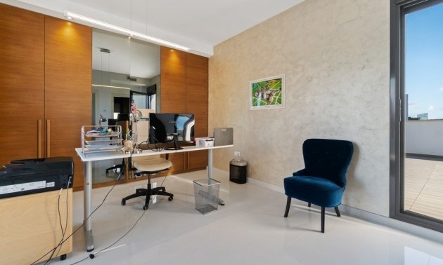 Resale - Villa -
Orihuela Costa - Agua Marina