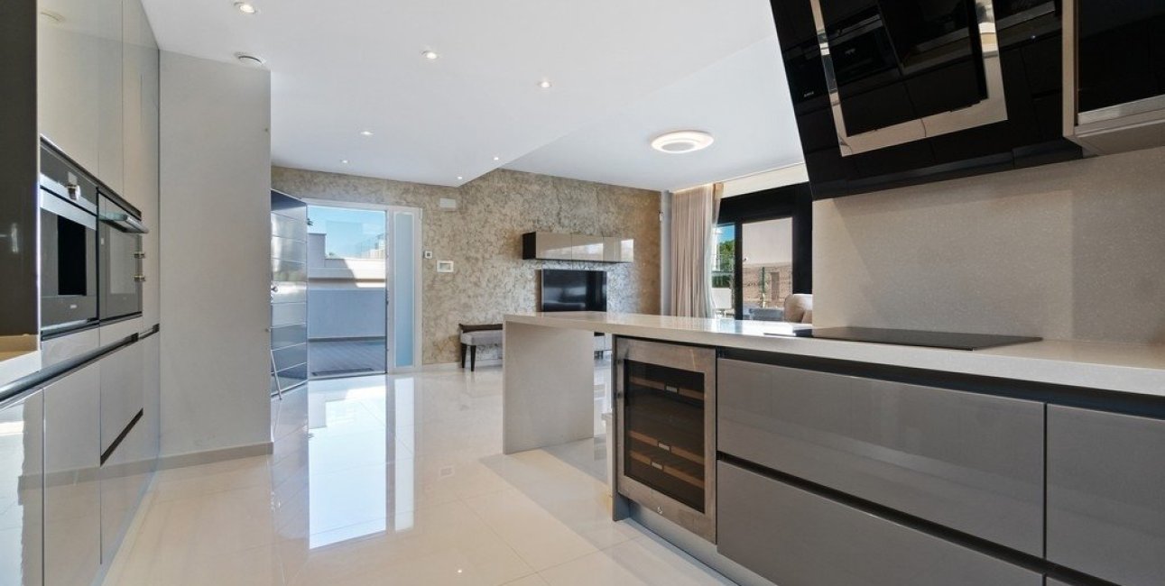 Resale - Villa -
Orihuela Costa - Agua Marina