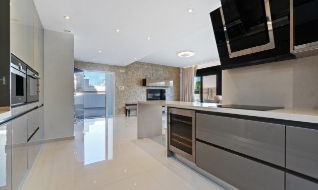 Resale - Villa -
Orihuela Costa - Agua Marina