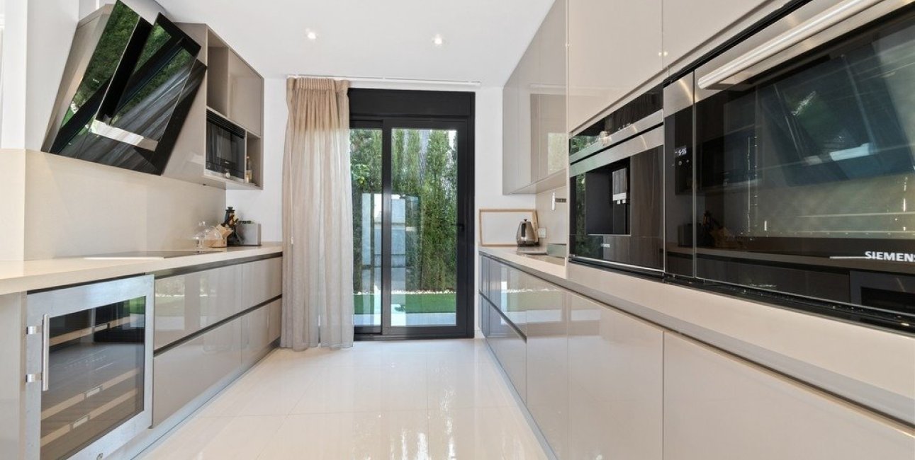 Resale - Villa -
Orihuela Costa - Agua Marina