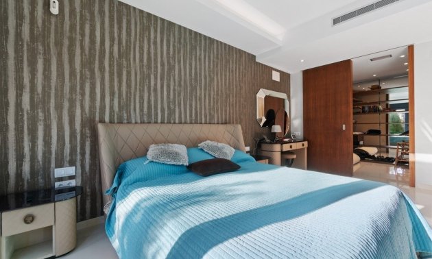 Resale - Villa -
Orihuela Costa - Agua Marina