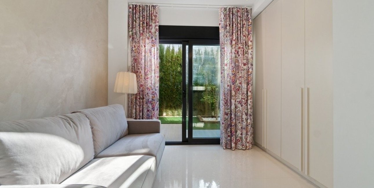 Resale - Villa -
Orihuela Costa - Agua Marina