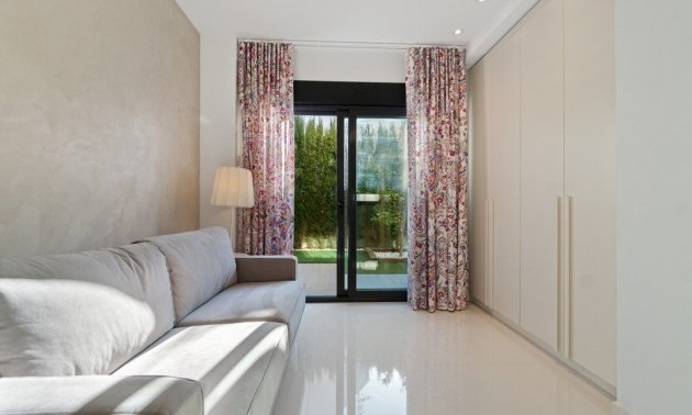 Resale - Villa -
Orihuela Costa - Agua Marina