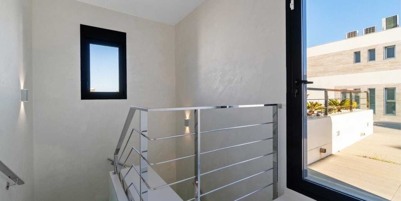 Resale - Villa -
Orihuela Costa - Agua Marina