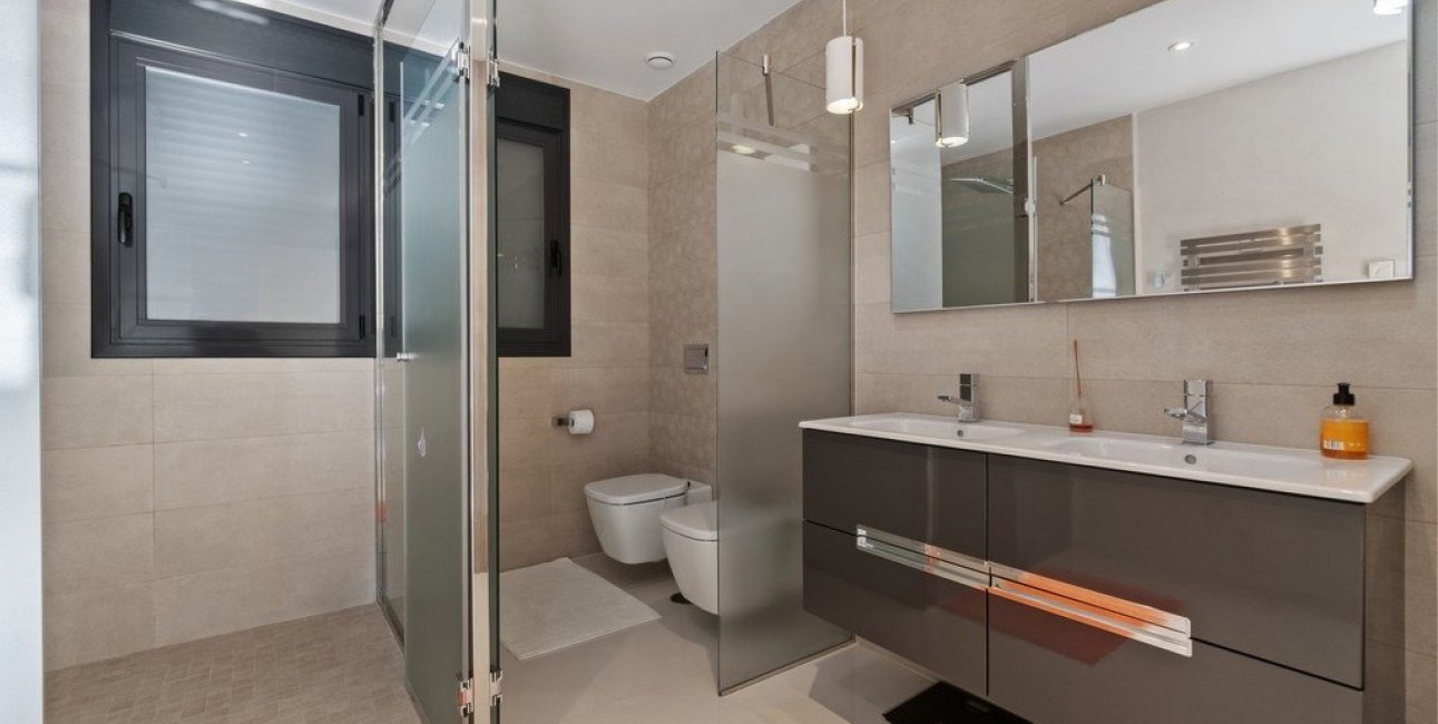 Resale - Villa -
Orihuela Costa - Agua Marina