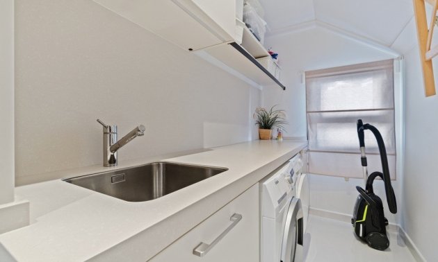 Resale - Villa -
Orihuela Costa - Agua Marina