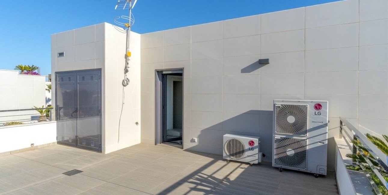 Resale - Villa -
Orihuela Costa - Agua Marina