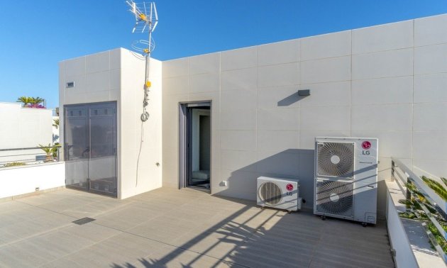 Resale - Villa -
Orihuela Costa - Agua Marina