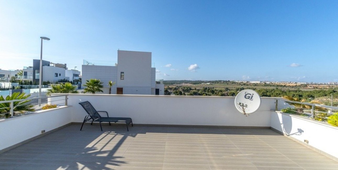 Resale - Villa -
Orihuela Costa - Agua Marina