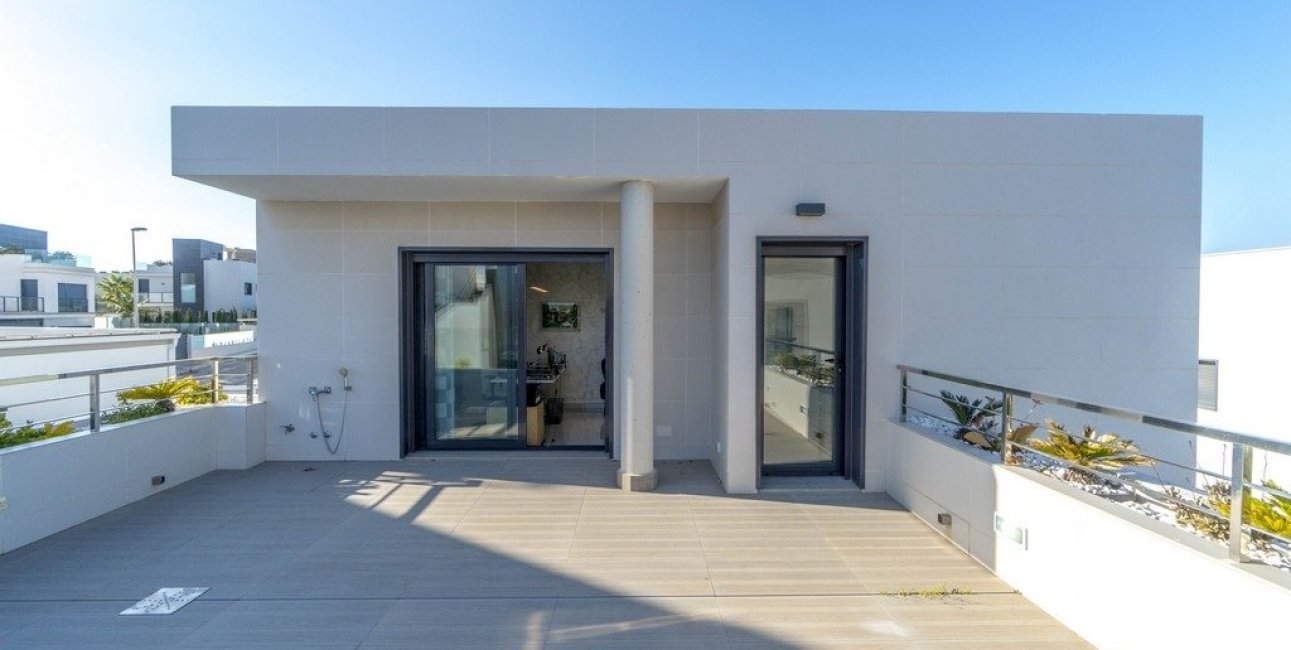 Resale - Villa -
Orihuela Costa - Agua Marina