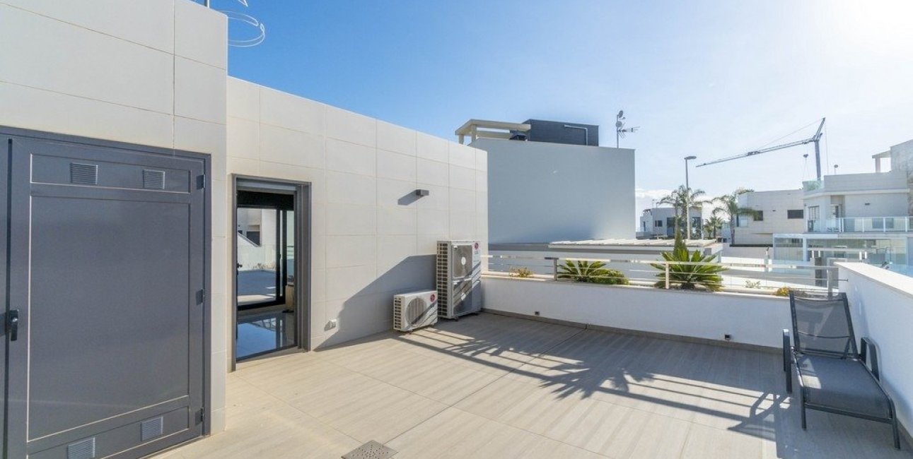 Resale - Villa -
Orihuela Costa - Agua Marina