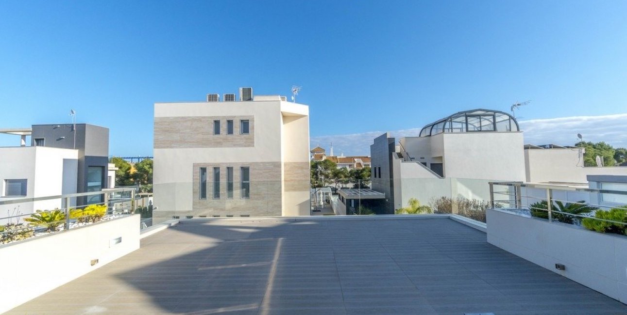 Resale - Villa -
Orihuela Costa - Agua Marina