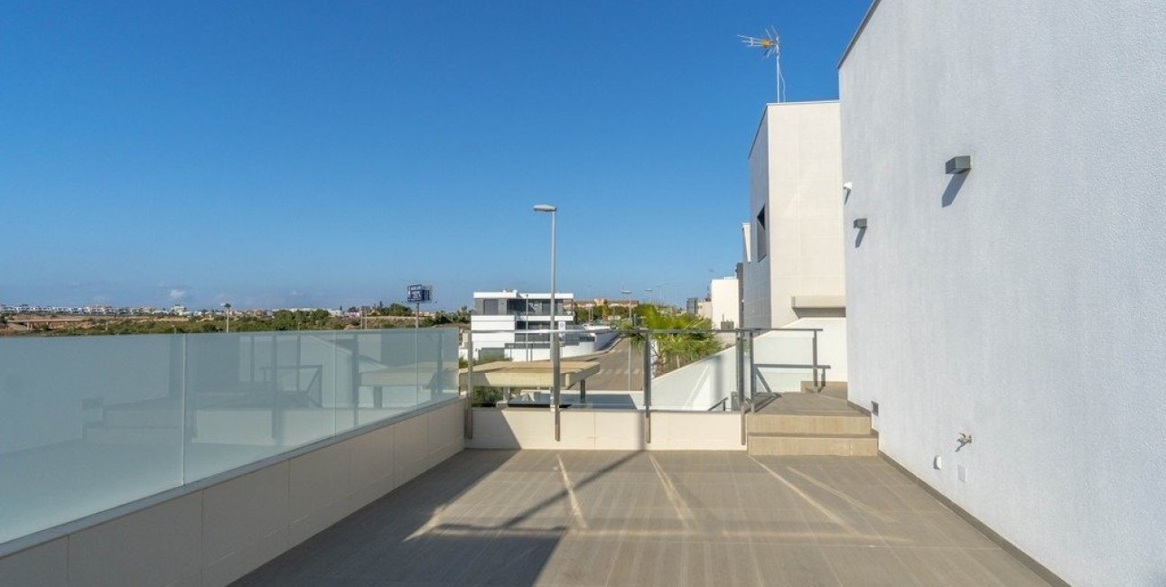 Resale - Villa -
Orihuela Costa - Agua Marina