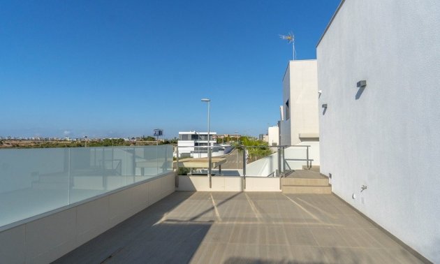 Resale - Villa -
Orihuela Costa - Agua Marina