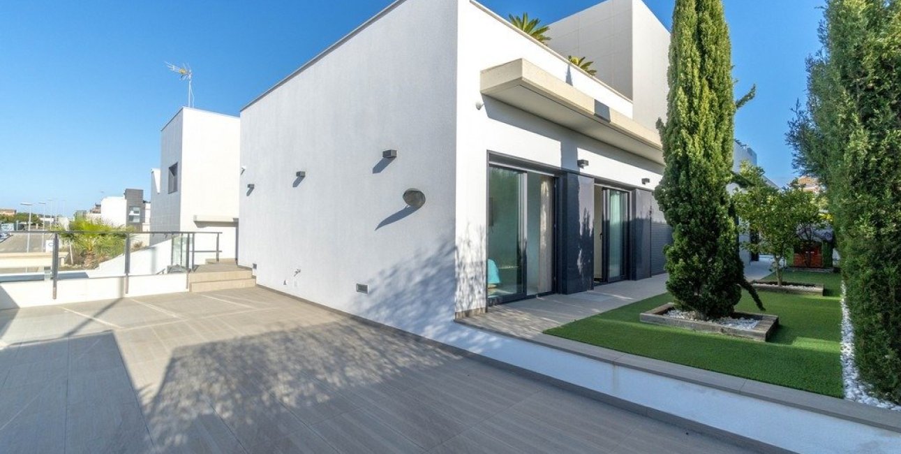 Resale - Villa -
Orihuela Costa - Agua Marina