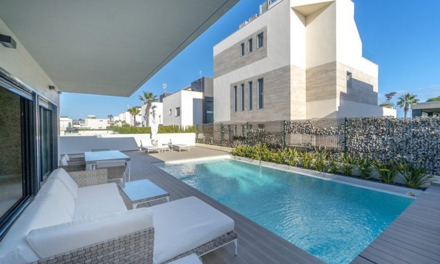 Resale - Villa -
Orihuela Costa - Agua Marina