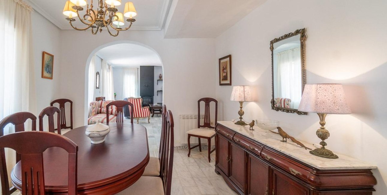 Resale - Villa -
Torrevieja - La Mata