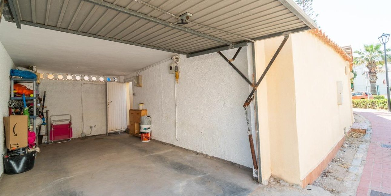 Resale - Villa -
Torrevieja - La Mata