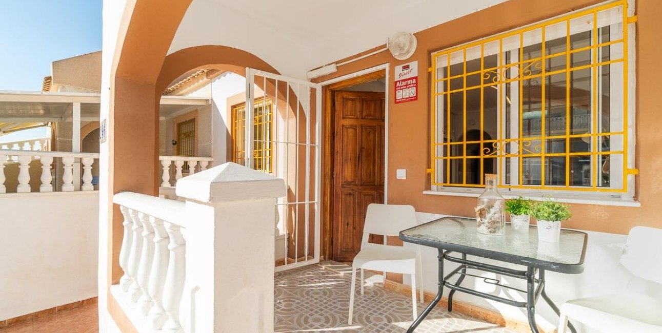 Resale - Villa -
Torrevieja - Torretas  - La Siesta - El Limonar