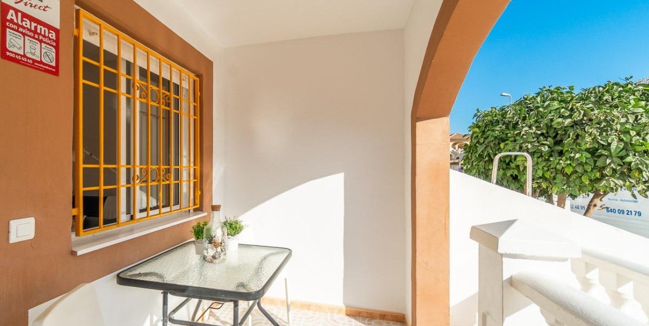 Resale - Villa -
Torrevieja - Torretas  - La Siesta - El Limonar