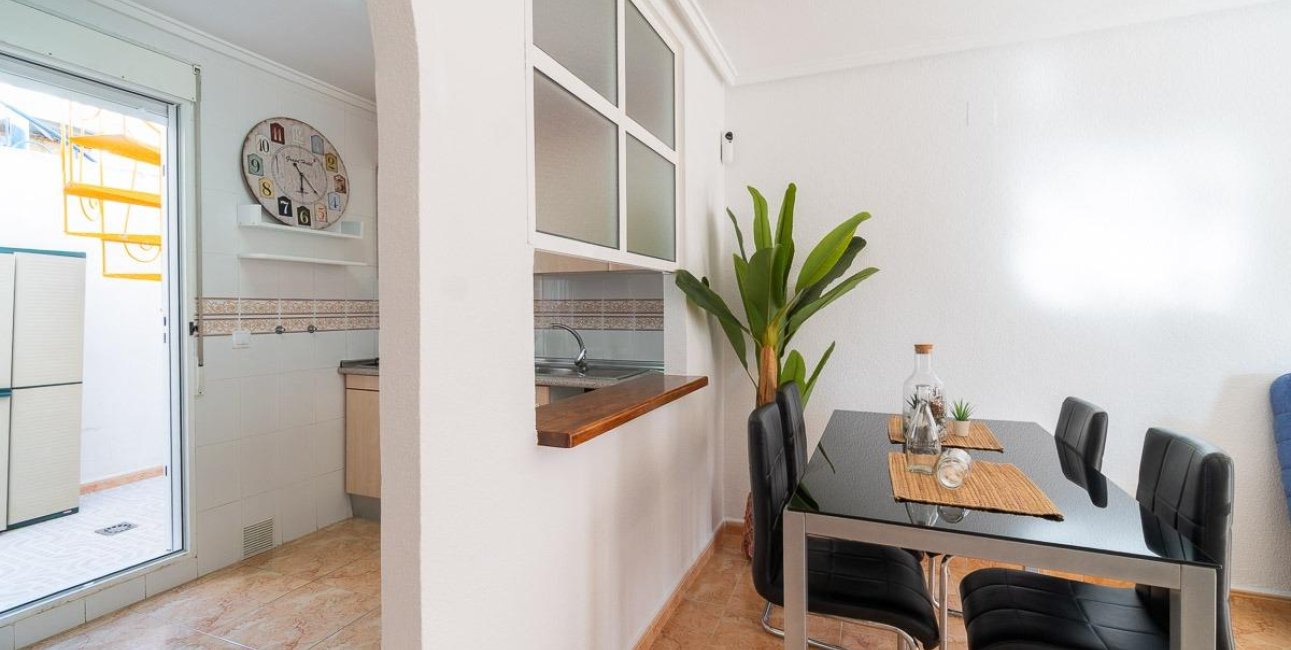 Resale - Villa -
Torrevieja - Torretas  - La Siesta - El Limonar