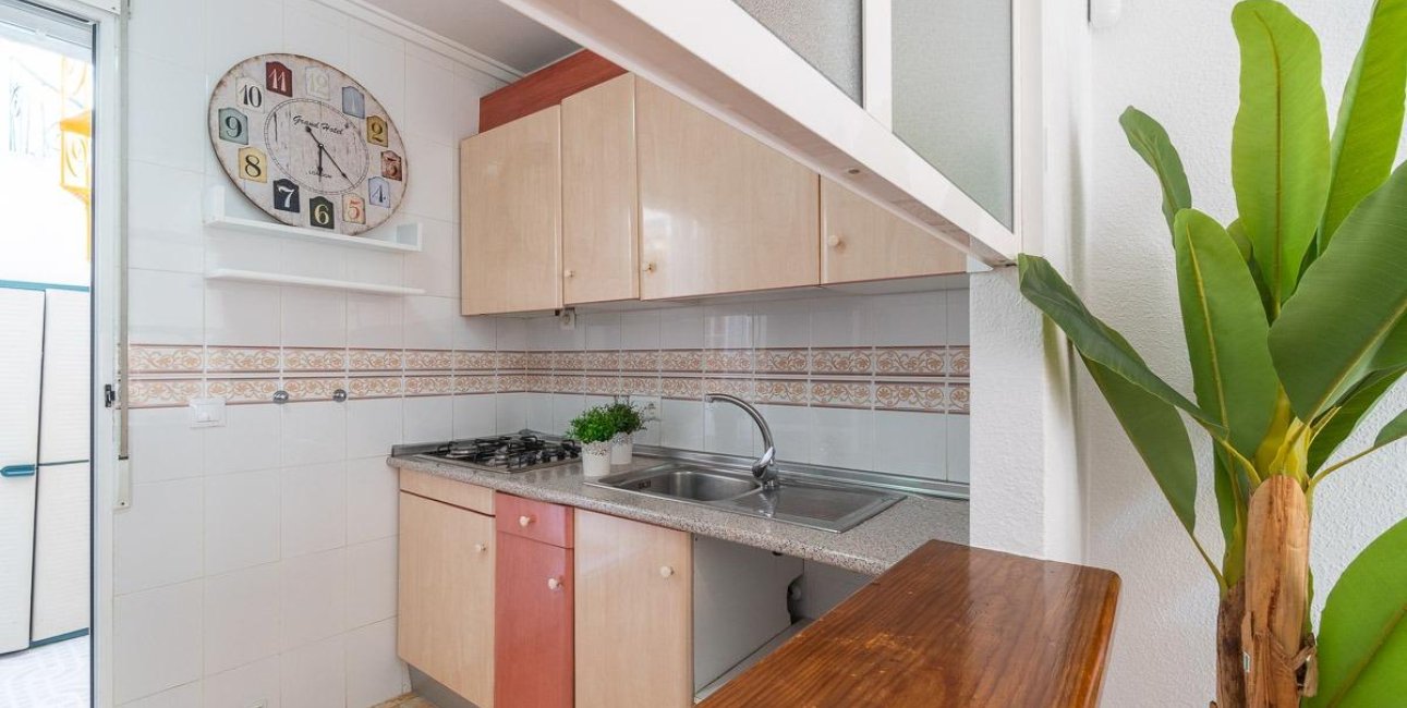 Resale - Villa -
Torrevieja - Torretas  - La Siesta - El Limonar