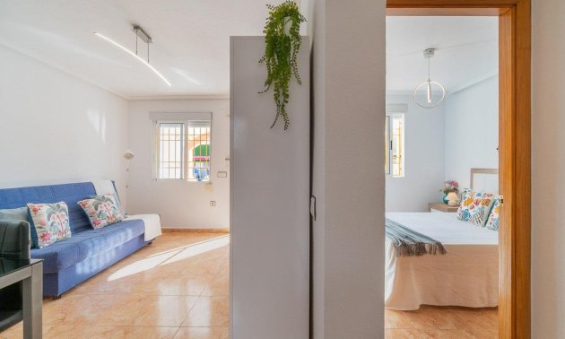 Resale - Villa -
Torrevieja - Torretas  - La Siesta - El Limonar