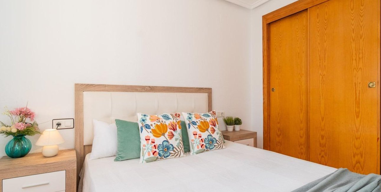 Resale - Villa -
Torrevieja - Torretas  - La Siesta - El Limonar