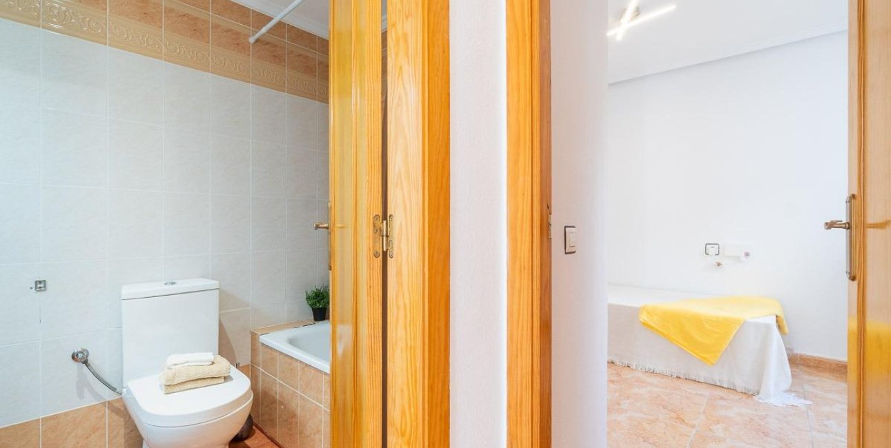 Resale - Villa -
Torrevieja - Torretas  - La Siesta - El Limonar