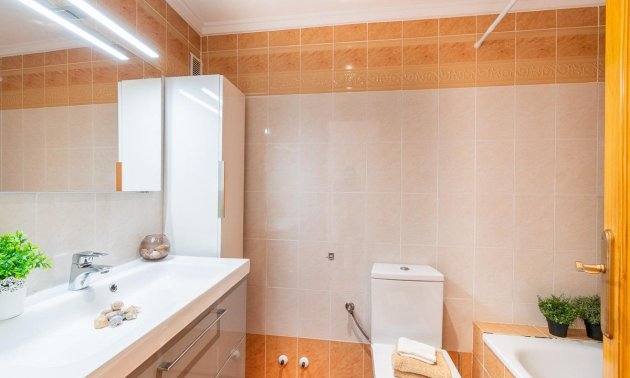 Resale - Villa -
Torrevieja - Torretas  - La Siesta - El Limonar