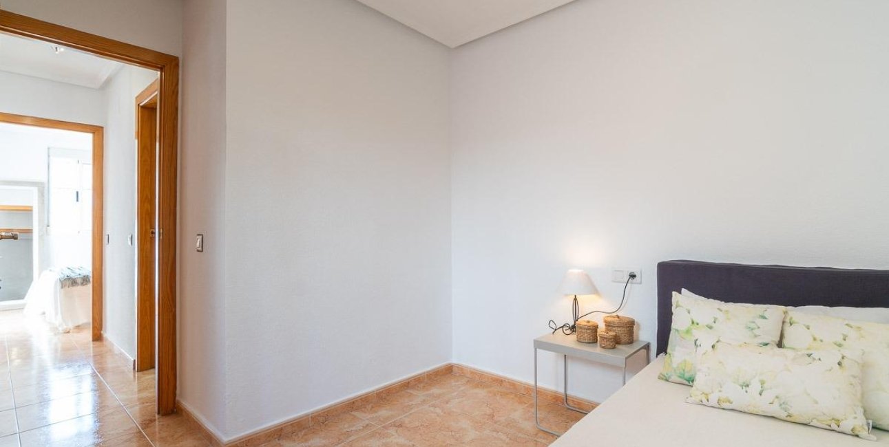 Resale - Villa -
Torrevieja - Torretas  - La Siesta - El Limonar