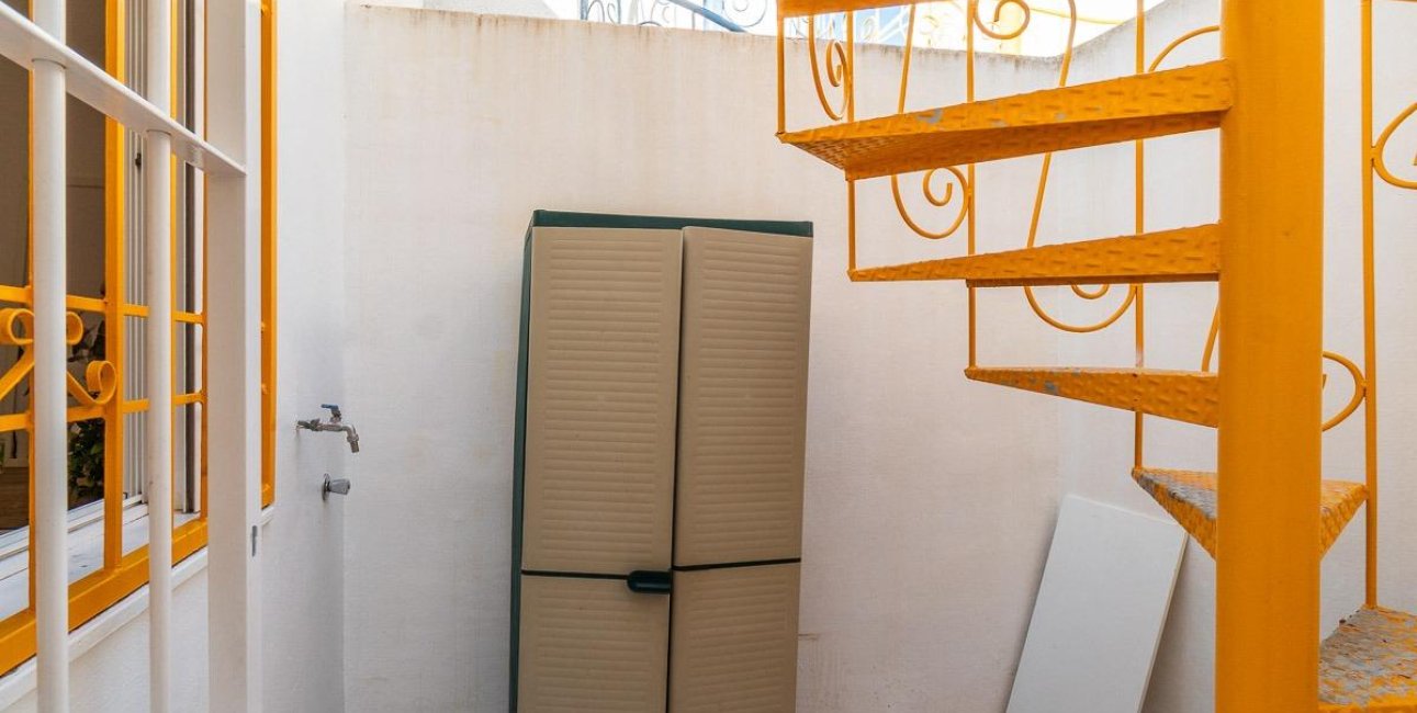 Resale - Villa -
Torrevieja - Torretas  - La Siesta - El Limonar