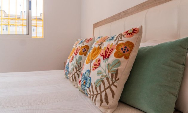 Resale - Villa -
Torrevieja - Torretas  - La Siesta - El Limonar