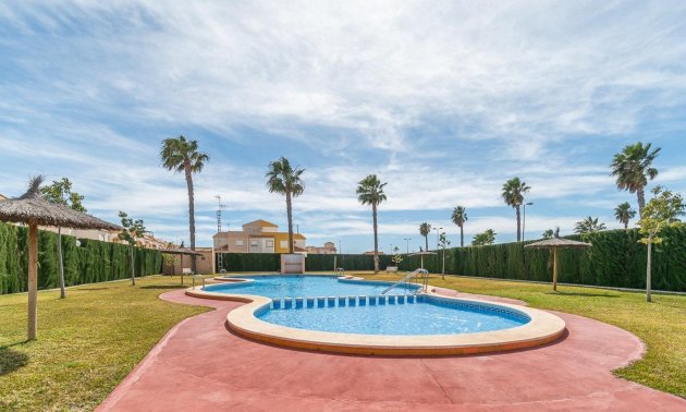 Resale - Villa -
Torrevieja - Torretas  - La Siesta - El Limonar