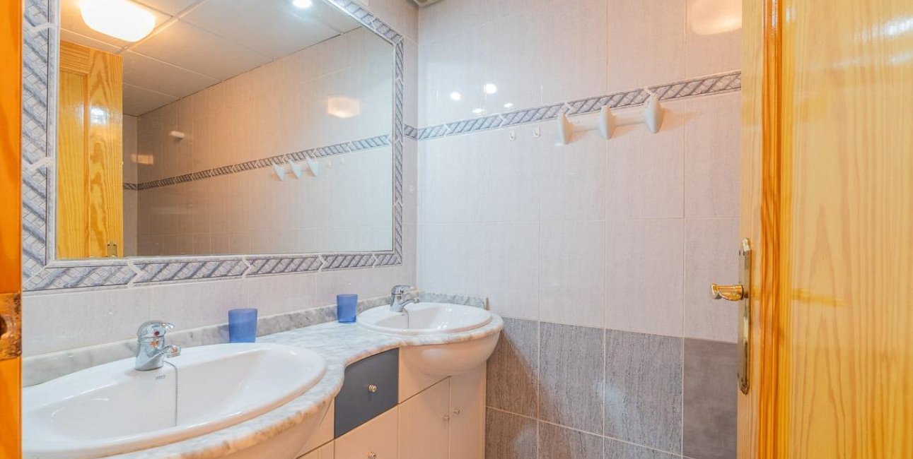 Rynek wtórny - Dom Szeregowy -
Orihuela Costa - Playa Flamenca