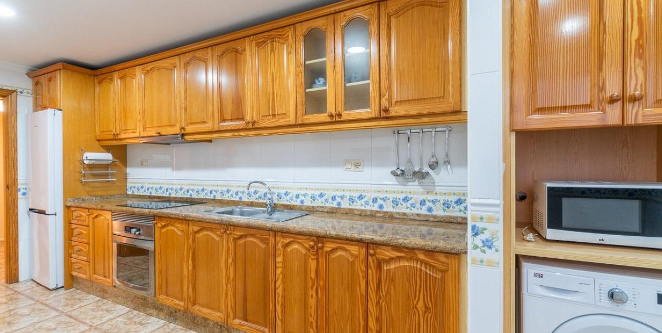 Resale - Apartment / flat -
Torrevieja - Centro