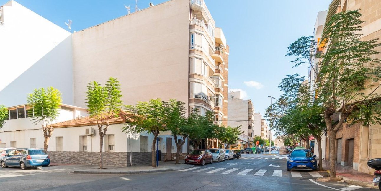 Resale - Apartment / flat -
Torrevieja - Centro