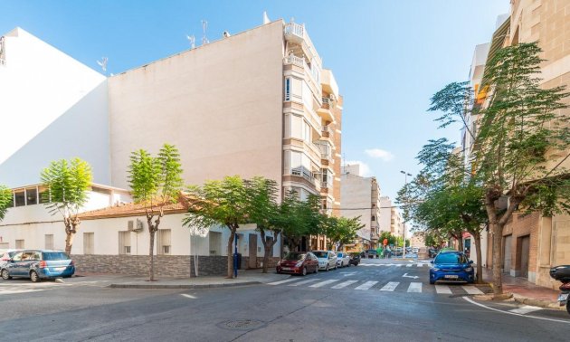 Resale - Apartment / flat -
Torrevieja - Centro