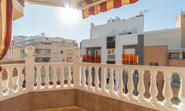 Resale - Apartment / flat -
Torrevieja - Centro