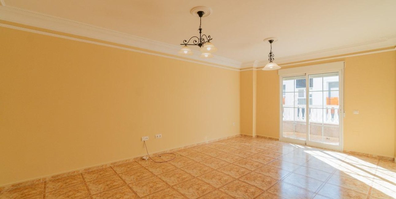 Resale - Apartment / flat -
Torrevieja - Centro