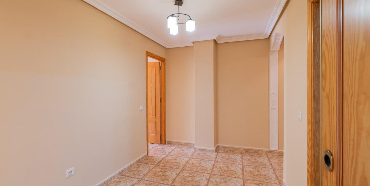 Resale - Apartment / flat -
Torrevieja - Centro