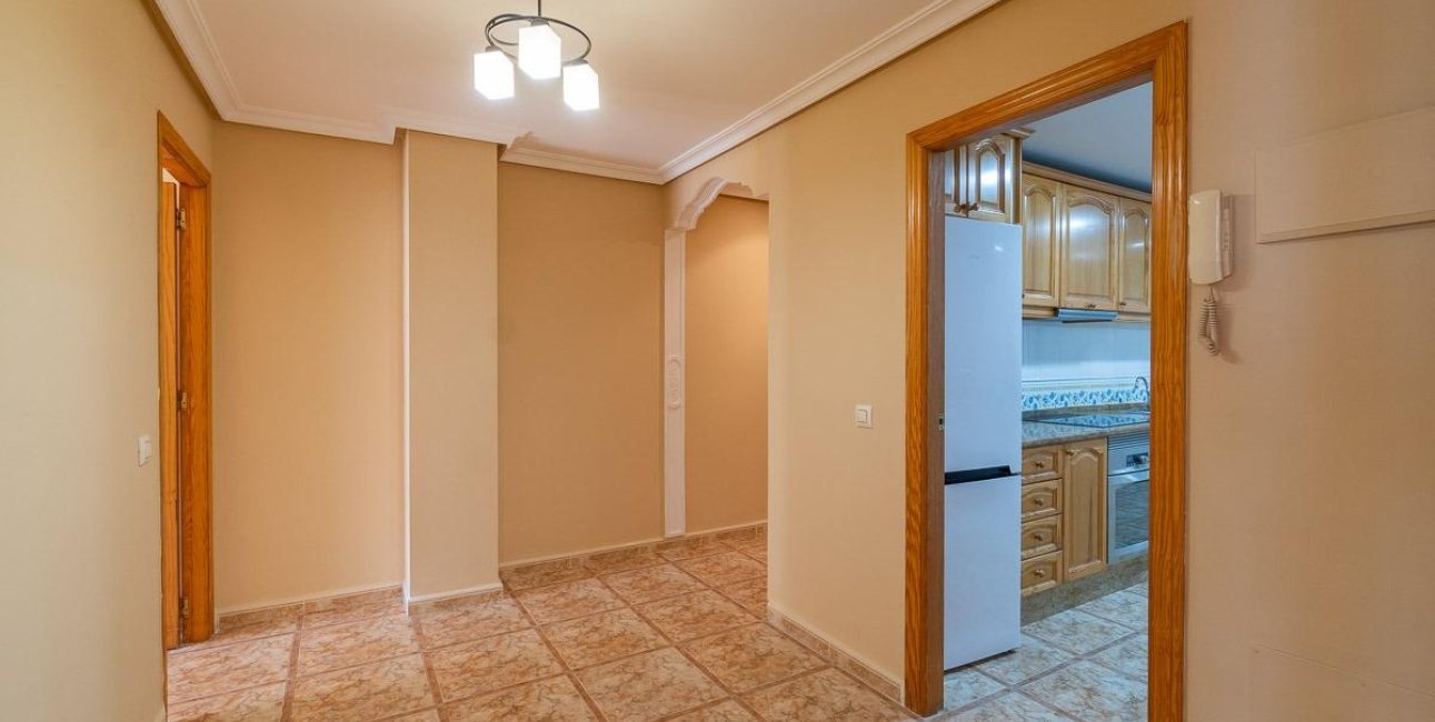 Resale - Apartment / flat -
Torrevieja - Centro