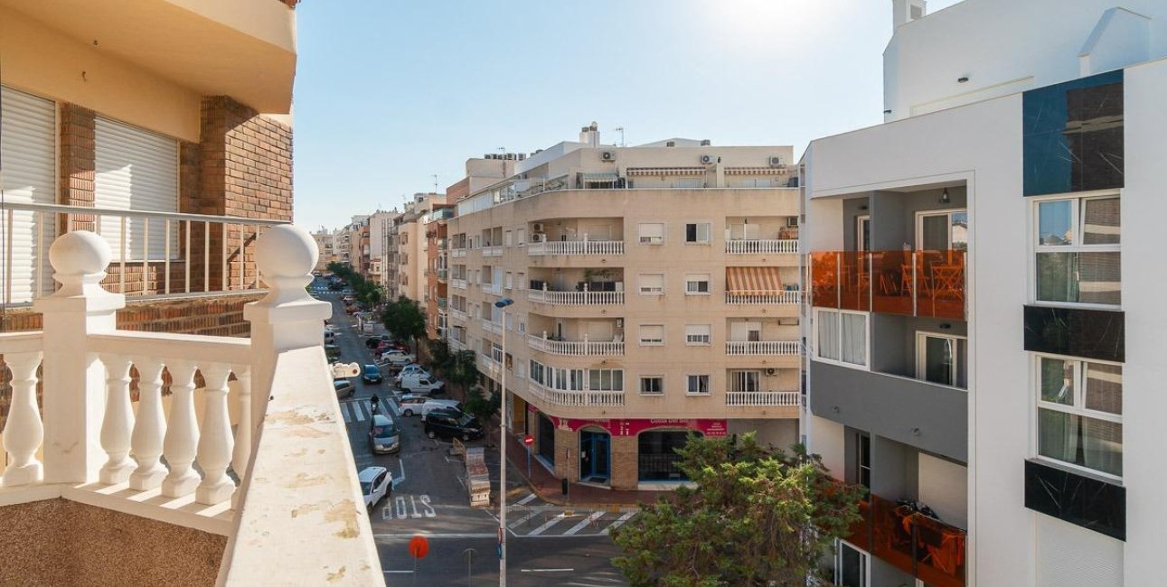 Resale - Apartment / flat -
Torrevieja - Centro