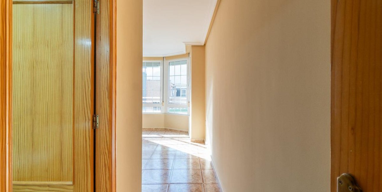 Resale - Apartment / flat -
Torrevieja - Centro