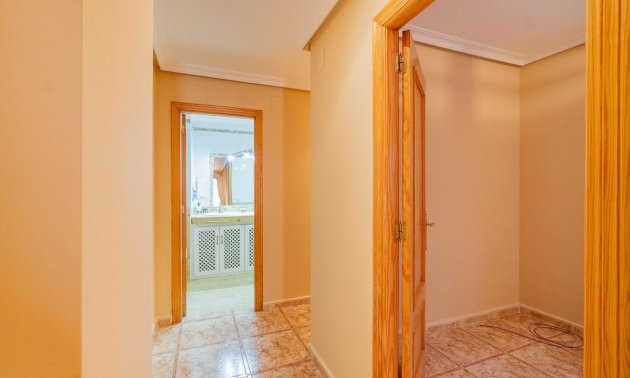 Resale - Apartment / flat -
Torrevieja - Centro