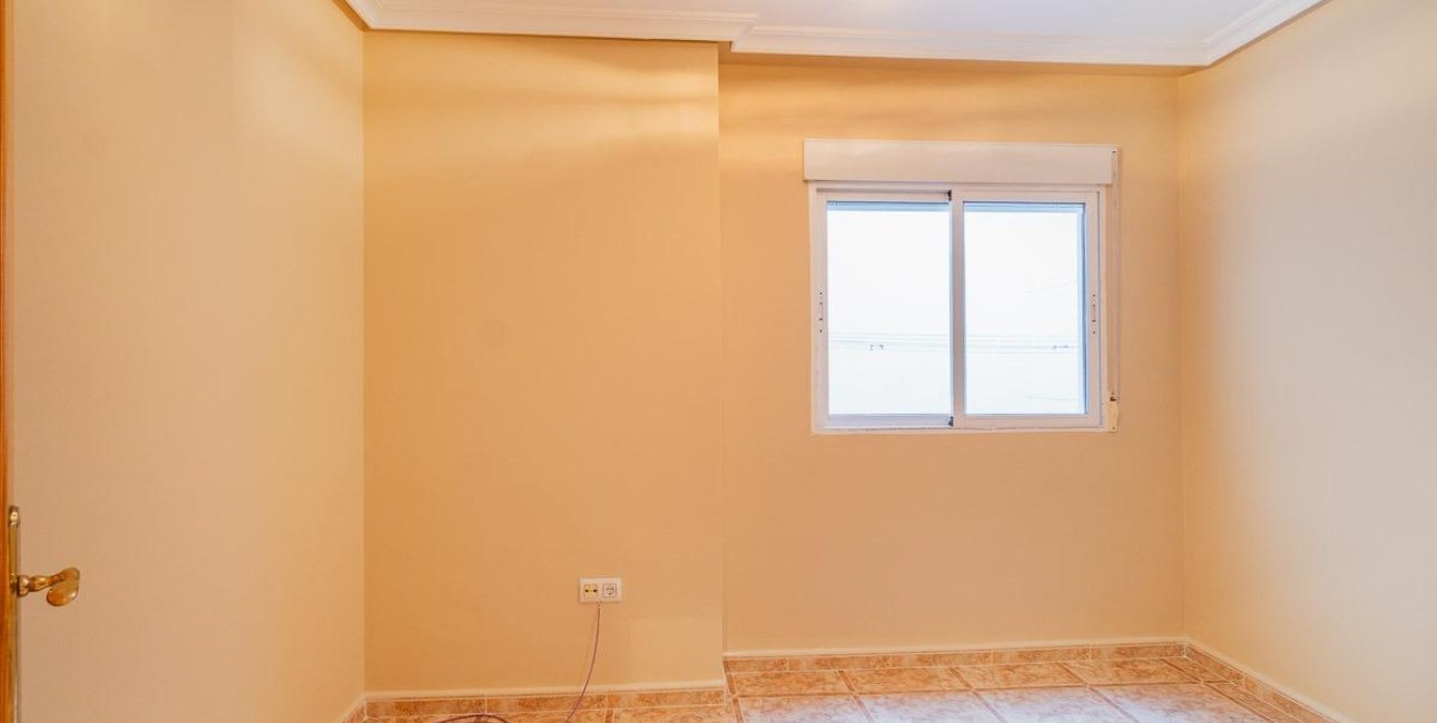 Resale - Apartment / flat -
Torrevieja - Centro