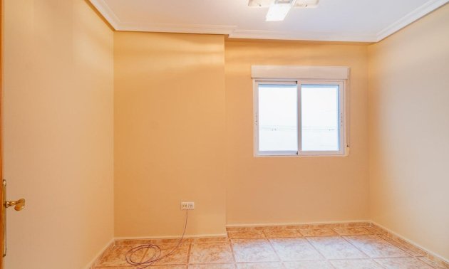 Resale - Apartment / flat -
Torrevieja - Centro