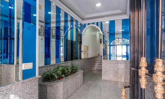 Resale - Apartment / flat -
Torrevieja - Centro