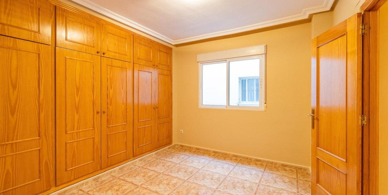 Resale - Apartment / flat -
Torrevieja - Centro