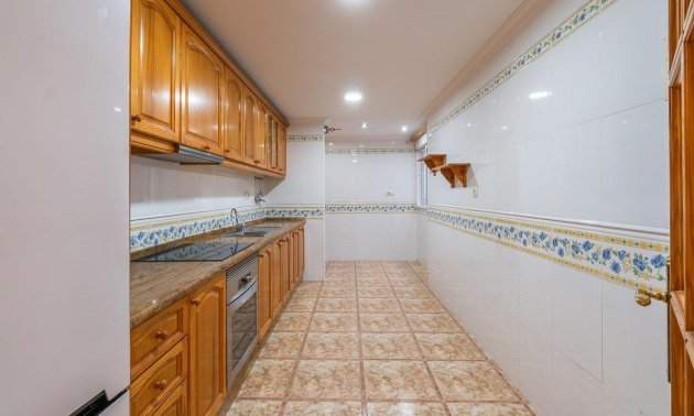 Resale - Apartment / flat -
Torrevieja - Centro